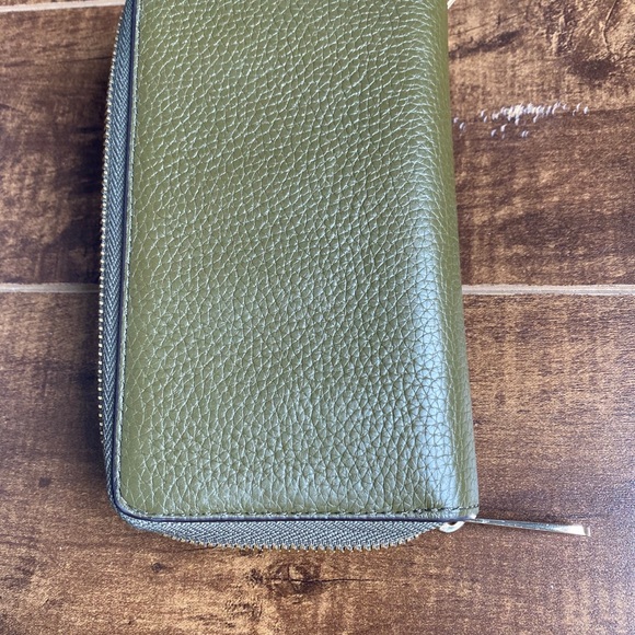 SOLD- Michael Kors wallet - Picture 5 of 10